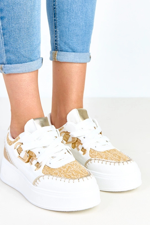 Zandkleurige sneakers op platform met... Zandkleurige sneakers op platform met...
