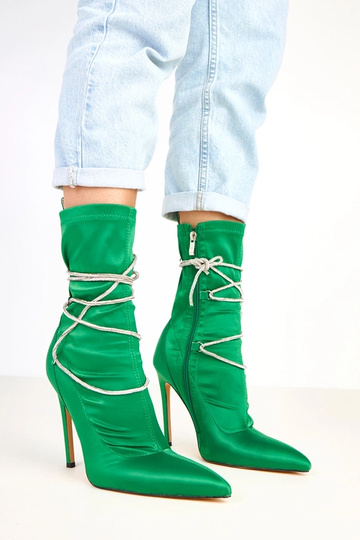 Grüne satinierte Stiefeletten mit Absatz und Zirkonia Tolnai