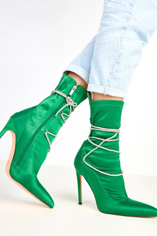 Grüne satinierte Stiefeletten mit...