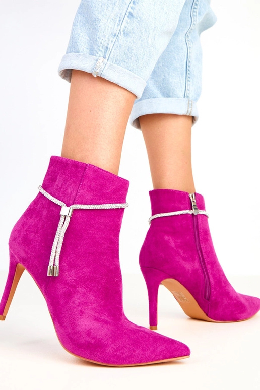 Bottes violettes à talon haut avec...