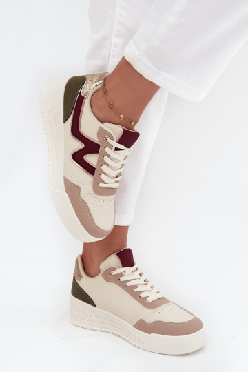 Chaussures modèle baskets Féminin avec une plateforme avec des détails dorés beige Zalvra