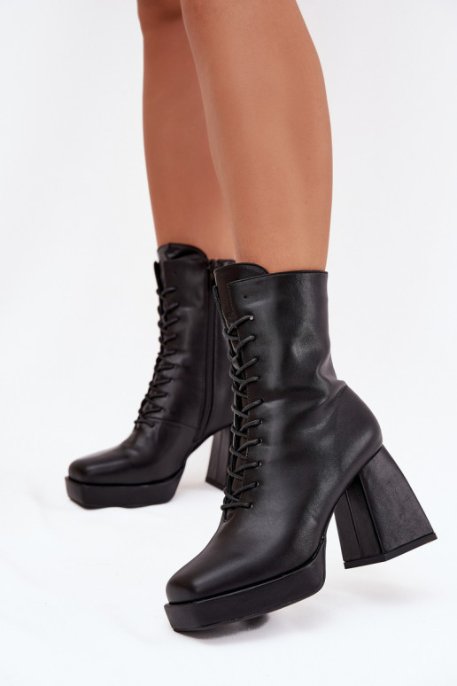 Bottes pour femmes réchauffer avec des talons Avec une dentelle couleur noire Juvina Bottes pour femmes réchauffer avec des talons Avec une dentelle couleur noire Juvina