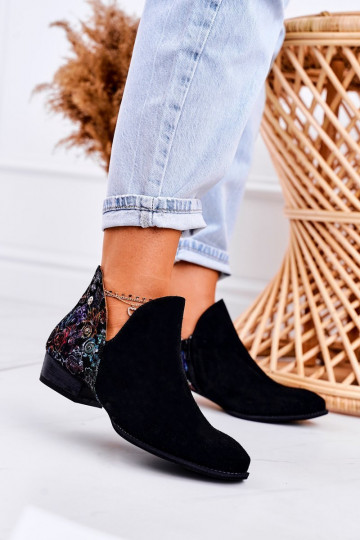 Bottes pour femmes Il fautciejka couleur noire avec des fleurs 04091-57