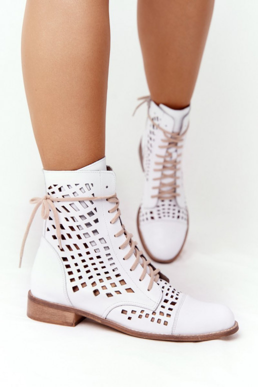 Zazoo 2627 avec des éléments ajourés Peau Bottes couleur blanche Zazoo 2627 avec des éléments ajourés Peau Bottes couleur blanche