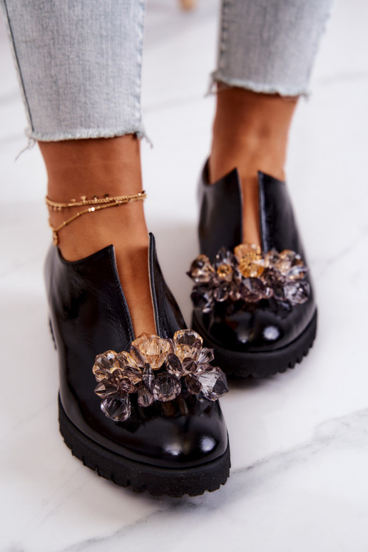 Style élégant Peau chaussures avec des ornements couleur noire Cindy Style élégant Peau chaussures avec des ornements couleur noire Cindy