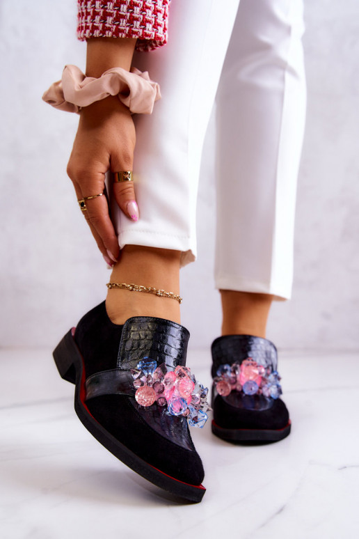 en daim chaussures avec des ornements Noir et-couleur rouge Davine en daim chaussures avec des ornements Noir et-couleur rouge Davine