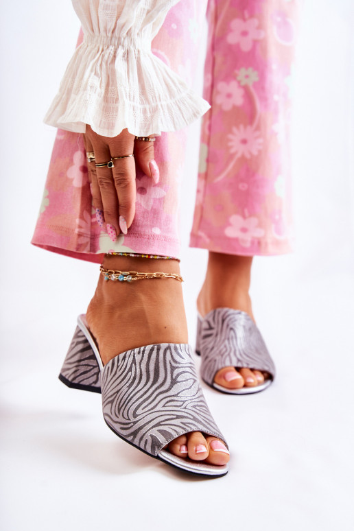 Peau Féminin Chaussons avec des talons Zebra couleur grise Nessita Peau Féminin Chaussons avec des talons Zebra couleur grise Nessita