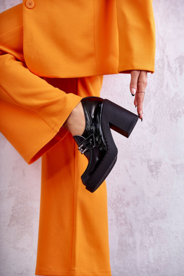 avec effet vernis chaussures Sur un énorme poteau couleur noire Lemar Jaime 2