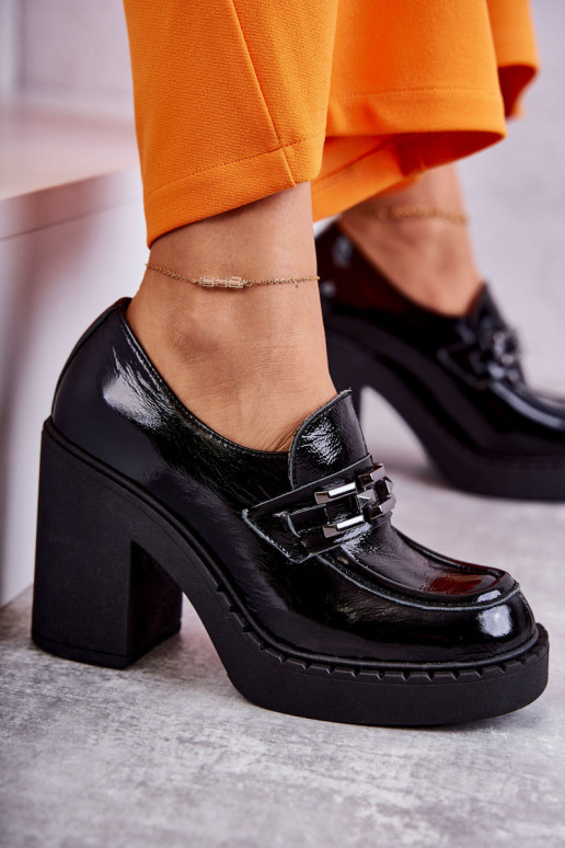 met lakeffect schoenen Op een enorme paal zInart Lemar Jaime met lakeffect schoenen Op een enorme paal zInart Lemar Jaime