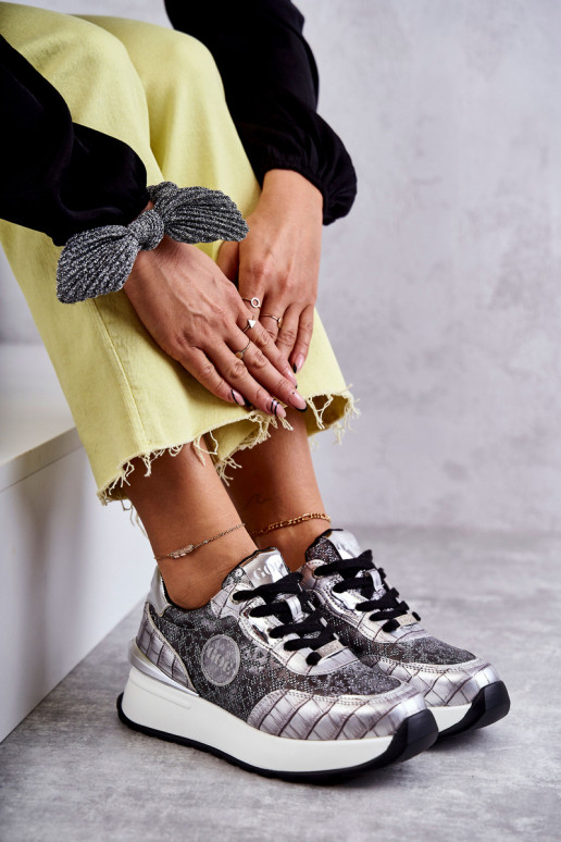 Féminin baskets Sur un coin GOE KK2N4083 couleur argent Féminin baskets Sur un coin GOE KK2N4083 couleur argent