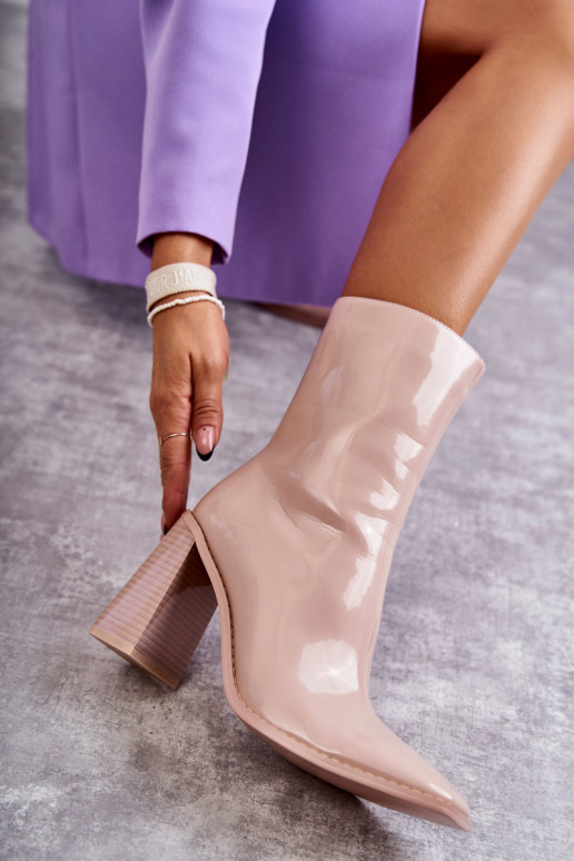 Féminin avec effet vernis Bottes bottes beige Il fautrgit Féminin avec effet vernis Bottes bottes beige Il fautrgit