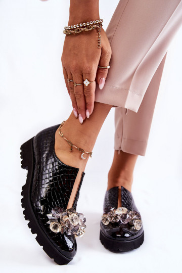 Eleganter Stil mit Lackeffekt Schuhe mit Ornamenten  schZuarze Farbe Cindy 2