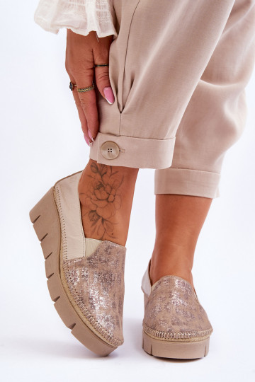 Leer Vrijetijdsschoenen met een platform Het heeftciejka 5814A-10 beige