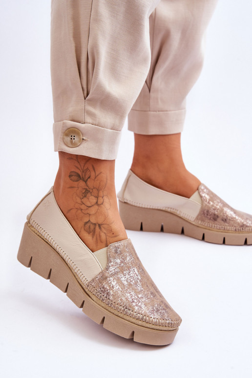 Leer Vrijetijdsschoenen met een platform Het heeftciejka 5814A-10 beige Leer Vrijetijdsschoenen met een platform Het heeftciejka 5814A-10 beige