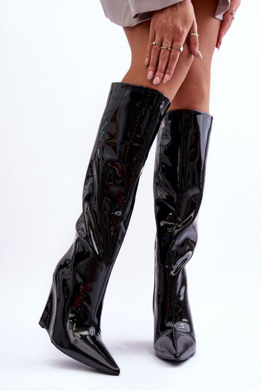 mit Lackeffekt Stiefel Auf einem Keil schZuarze Farbe Delinn mit Lackeffekt Stiefel Auf einem Keil schZuarze Farbe Delinn