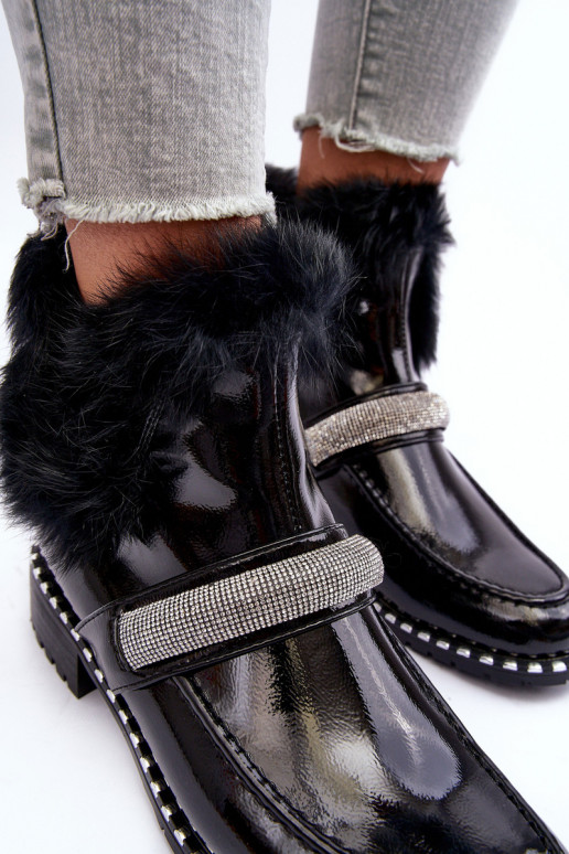 Niedrig Stiefel mit Lackeffekt mit Pelzmantel Und Dekoration S.Barski MR870-74 schZuarze Farbe Niedrig Stiefel mit Lackeffekt mit Pelzmantel Und Dekoration S.Barski MR870-74 schZuarze Farbe