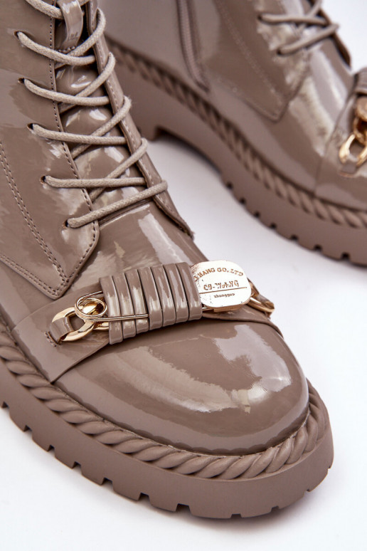 Dames met lakeffect Enkellaarsjes voor Inerknemers met ornamenten beige S.Barski MR870-67 Dames met lakeffect Enkellaarsjes voor Inerknemers met ornamenten beige S.Barski MR870-67