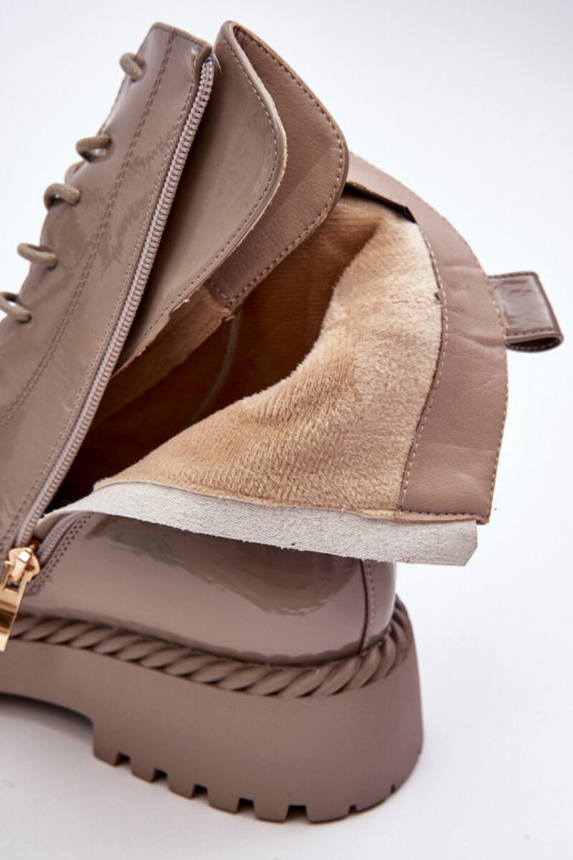 Féminin avec effet vernis Bottines de travail avec des ornements beige S.Barski MR870-67 Féminin avec effet vernis Bottines de travail avec des ornements beige S.Barski MR870-67