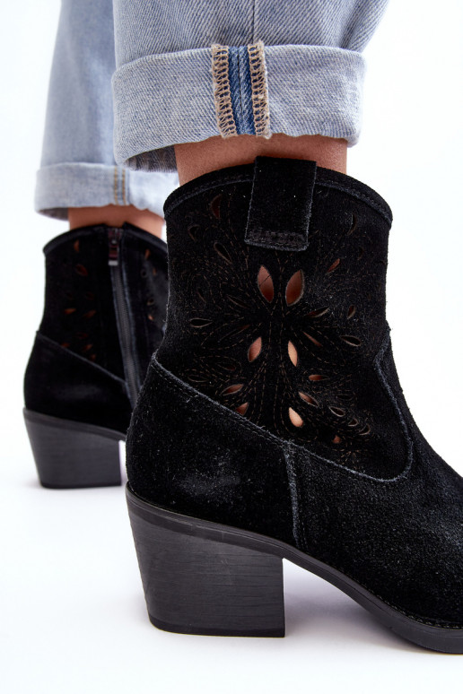 Chaussures en daim style coÀ-boy avec des éléments ajourés D&A SN622-20 couleur noire Chaussures en daim style coÀ-boy avec des éléments ajourés D&A SN622-20 couleur noire