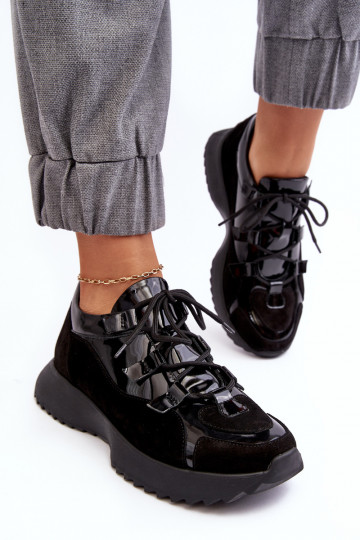 Haut mit Lackeffekt Turnschuhe Feminin M01/2 Zazoo schZuarze Farbe