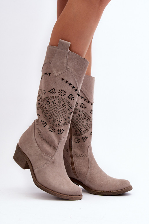 Zazoo 4043 en daim bottes Sur un talon bas avec des éléments ajourés couleur cappuccino