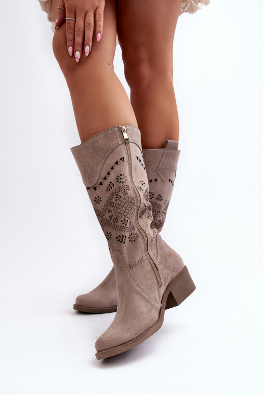 Zazoo 4043 en daim bottes Sur un talon bas avec des éléments ajourés couleur cappuccino