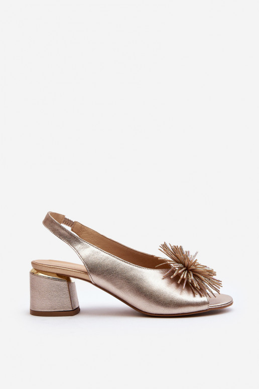 Damensandalen mit Ornamenten Laura Messi 2719 goldene Farbe Damensandalen mit Ornamenten Laura Messi 2719 goldene Farbe