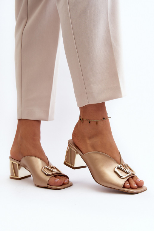Elegante stijl Damespantoffels met hakken Laura Messi 2771 gouden kleur Elegante stijl Damespantoffels met hakken Laura Messi 2771 gouden kleur