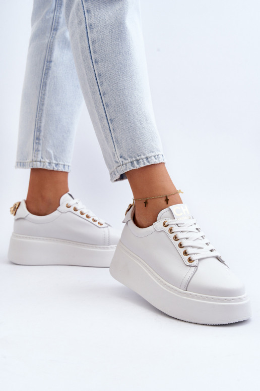 Féminin Peau Chaussures modèle baskets avec une plateforme CheBello 4367 couleur blanche