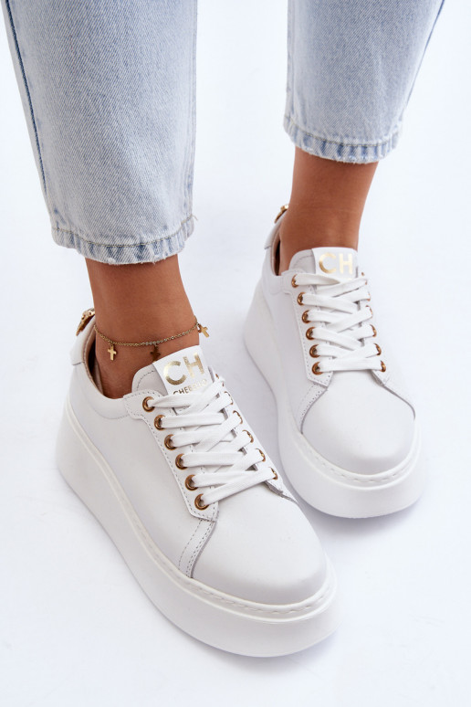 Féminin Peau Chaussures modèle baskets avec une plateforme CheBello 4367 couleur blanche