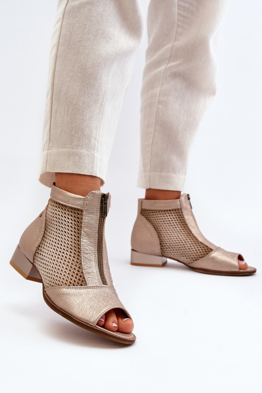 Peau Bottes pour femmes avec des talons largesOdkrytymi Palcami Il fautciejka 06413-25 couleur dorée Peau Bottes pour femmes avec des talons largesOdkrytymi Palcami Il fautciejka 06413-25 couleur dorée