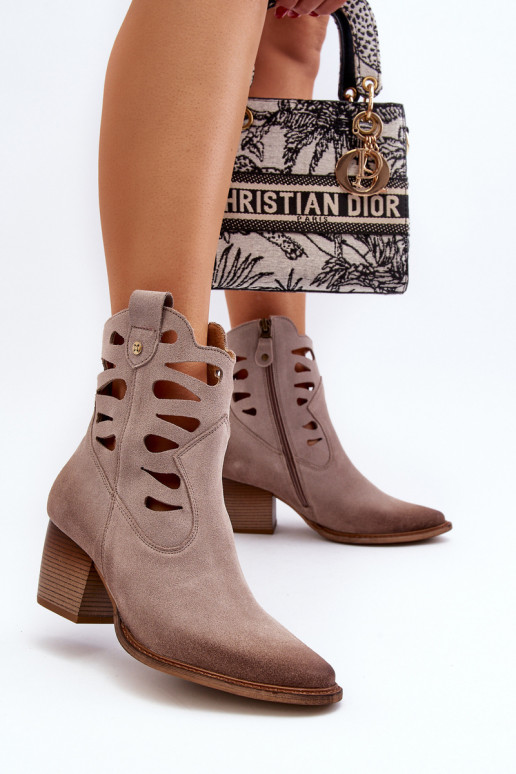 Peau Bottes Avec découpes Il fautciejka 06412-04 beige Peau Bottes Avec découpes Il fautciejka 06412-04 beige