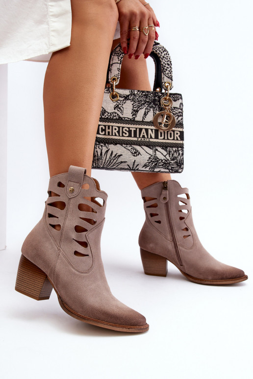 Peau Bottes Avec découpes Il fautciejka 06412-04 beige Peau Bottes Avec découpes Il fautciejka 06412-04 beige