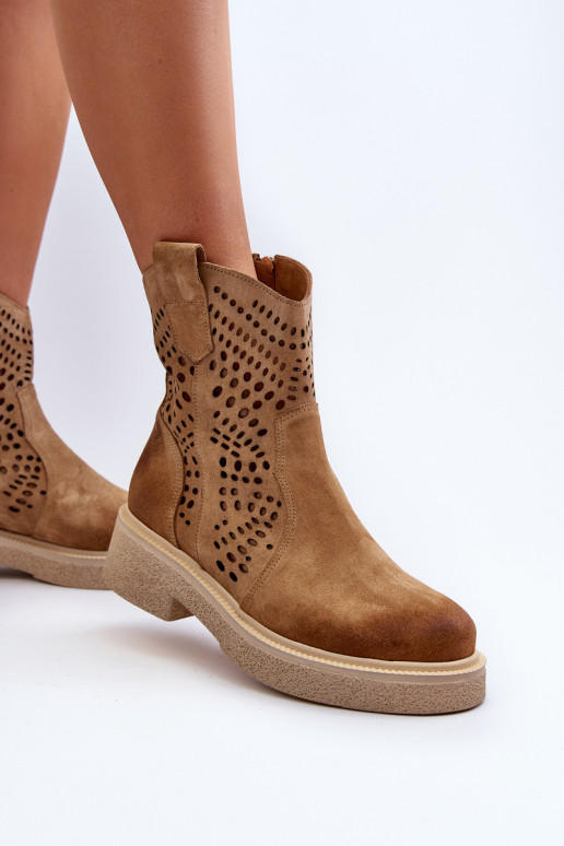 Zazoo 3470 Chaussures en daim Féminin avec des talons larges avec des éléments ajourés beige Zazoo 3470 Chaussures en daim Féminin avec des talons larges avec des éléments ajourés beige