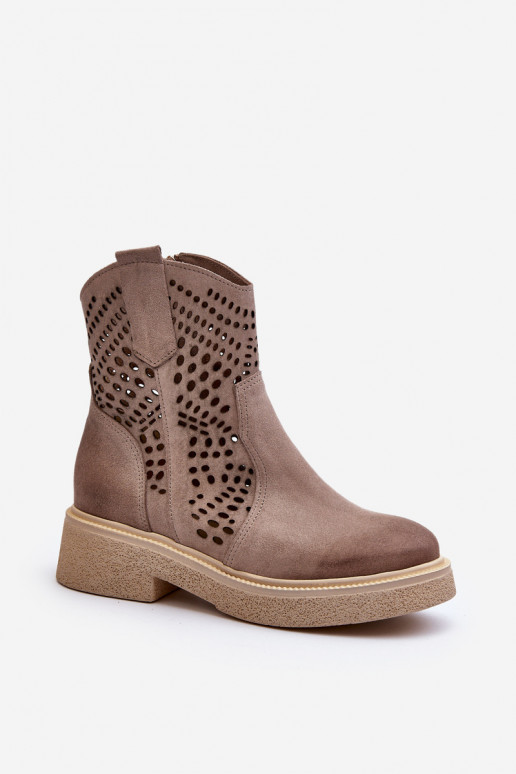 Zazoo 3470 Chaussures en daim Féminin avec des talons larges avec des éléments ajourés couleur cappuccino Zazoo 3470 Chaussures en daim Féminin avec des talons larges avec des éléments ajourés couleur cappuccino