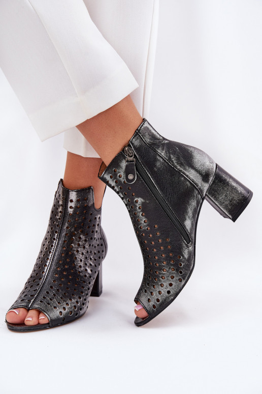 Peau Bottes ajourées Il fautciejka 05420-01 couleur noire Peau Bottes ajourées Il fautciejka 05420-01 couleur noire