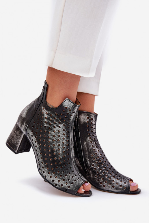 Peau Bottes ajourées Il fautciejka 05420-01 couleur noire Peau Bottes ajourées Il fautciejka 05420-01 couleur noire