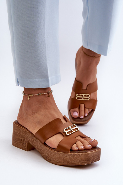 Zazoo 40412 Leer Elegante stijl Damespantoffels met gouden details bruine kleur Zazoo 40412 Leer Elegante stijl Damespantoffels met gouden details bruine kleur