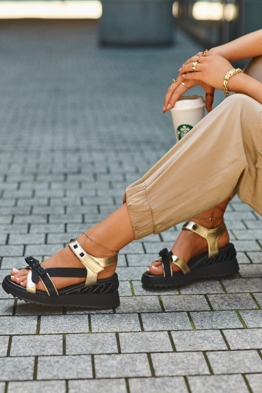 Damensandalen mit Bändern D&A CR956 goldene Farbe Damensandalen mit Bändern D&A CR956 goldene Farbe