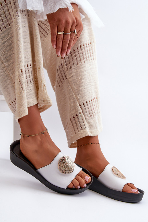 Zazoo 2920 Pantoufles en cuir Féminin Sur un coin Ze couleur doréem Detalem couleur blanche Zazoo 2920 Pantoufles en cuir Féminin Sur un coin Ze couleur doréem Detalem couleur blanche