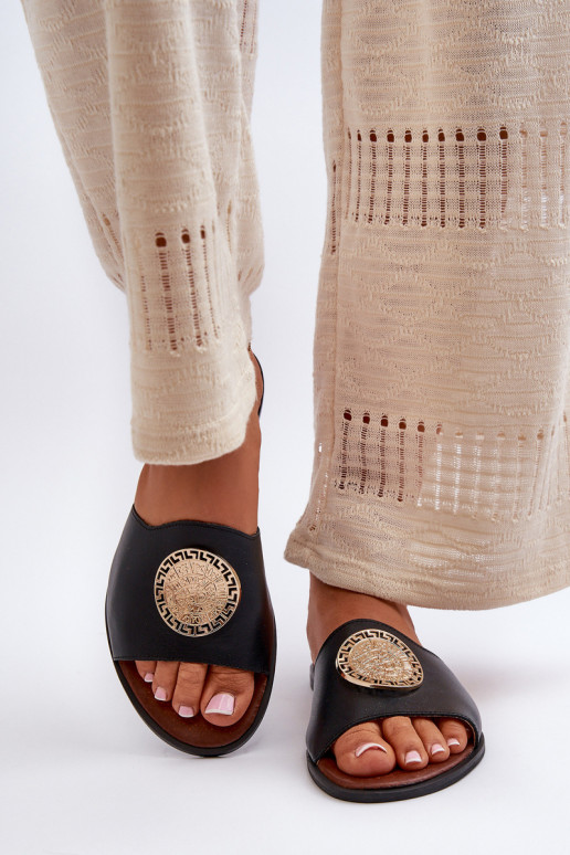 Zazoo 2938 Pantoufles en cuir avec des talons larges avec des ornements couleur noire Zazoo 2938 Pantoufles en cuir avec des talons larges avec des ornements couleur noire