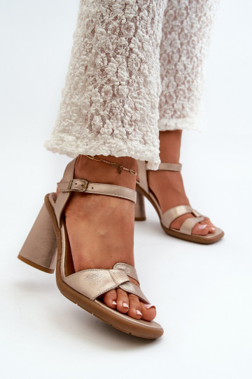 Damensandalen mit Absatz Es mussciejka 06029-25 goldene Farbe 2