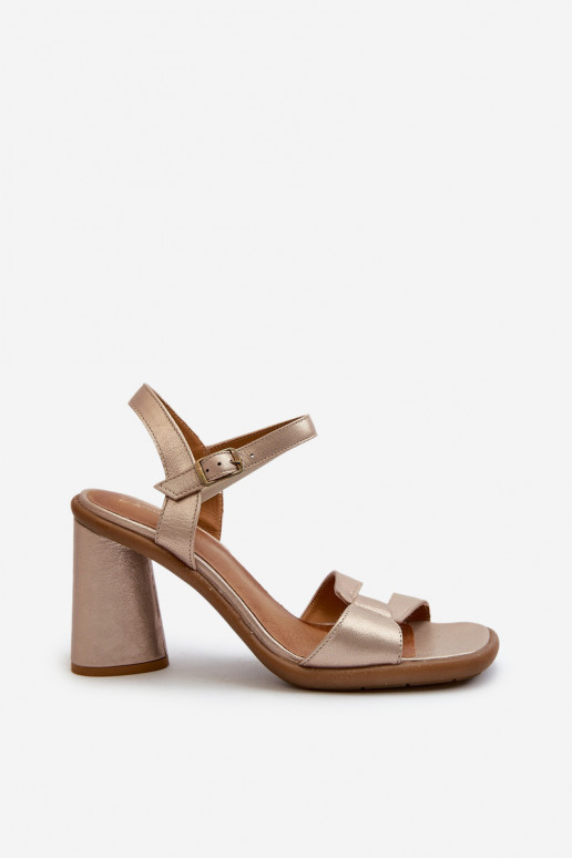 Damensandalen mit Absatz Es mussciejka 06029-25 goldene Farbe Damensandalen mit Absatz Es mussciejka 06029-25 goldene Farbe