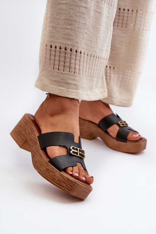 Zazoo 40412 Peau Style élégant Pantoufles pour femmes avec des détails dorés couleur noire Zazoo 40412 Peau Style élégant Pantoufles pour femmes avec des détails dorés couleur noire