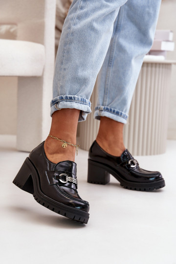 Chaussures pour femmes avec effet vernis et talons en cuir naturel de couleur noire Zazoo 20175