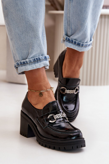 Chaussures pour femmes avec effet vernis et talons en cuir naturel de couleur noire Zazoo 20175 2