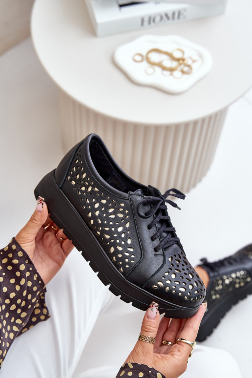 Zazoo 2973 Peau chaussures avec une plateforme avec des éléments ajourés couleur noire Zazoo 2973 Peau chaussures avec une plateforme avec des éléments ajourés couleur noire