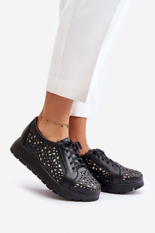 Zazoo 2973 Peau chaussures avec une plateforme avec des éléments ajourés couleur noire Zazoo 2973 Peau chaussures avec une plateforme avec des éléments ajourés couleur noire