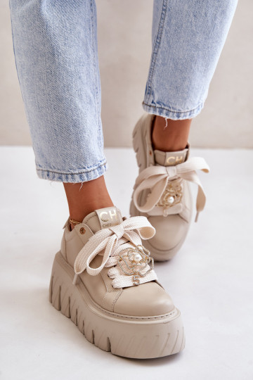Chaussures modèle baskets Féminin avec des semelles massives à la mode avec des détails dorés CheBello 4530 beige
