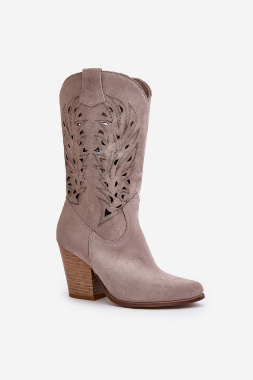 avec des éléments ajourés bottes Mi-mollet avec des talons en daim LeÀski 3609 couleur cappuccino avec des éléments ajourés bottes Mi-mollet avec des talons en daim LeÀski 3609 couleur cappuccino